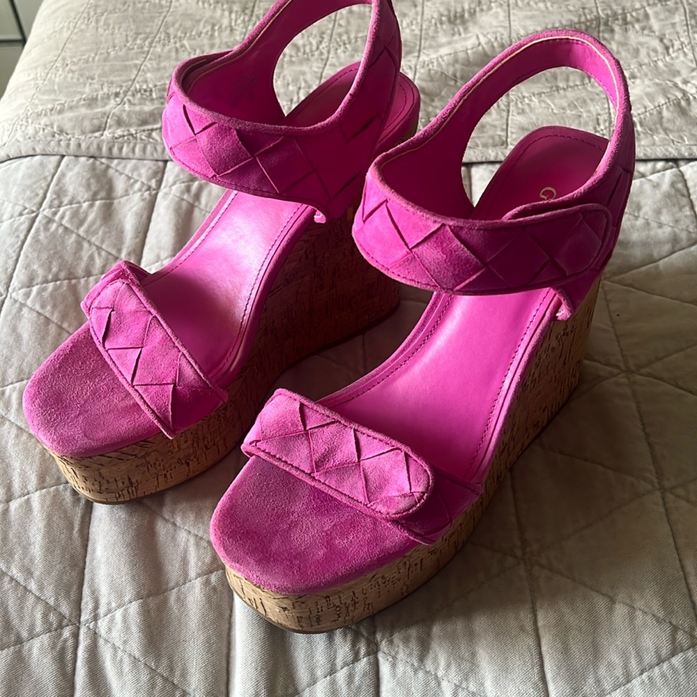 Soft to the touch /suede/ never worn